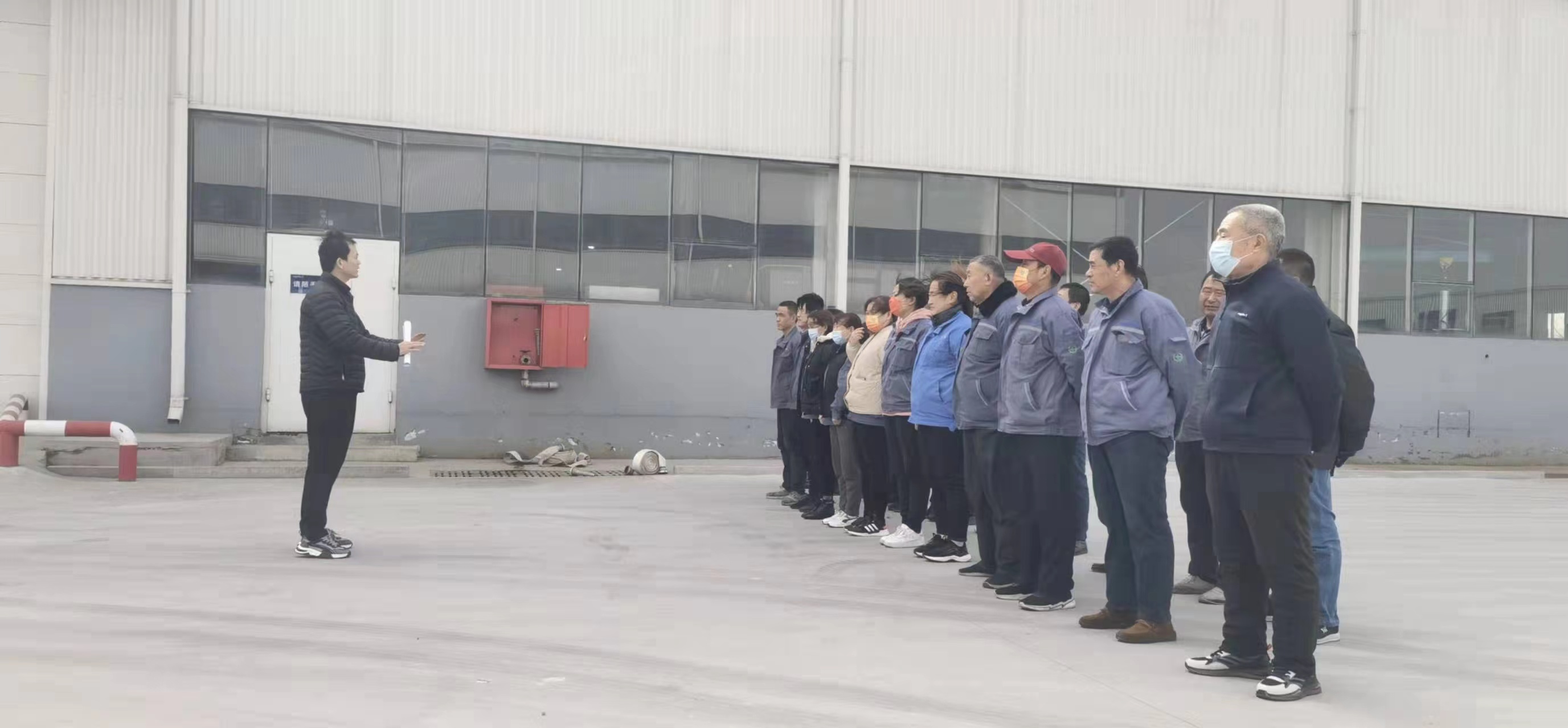 開展消防演練，提升員工應(yīng)急能力(圖1)